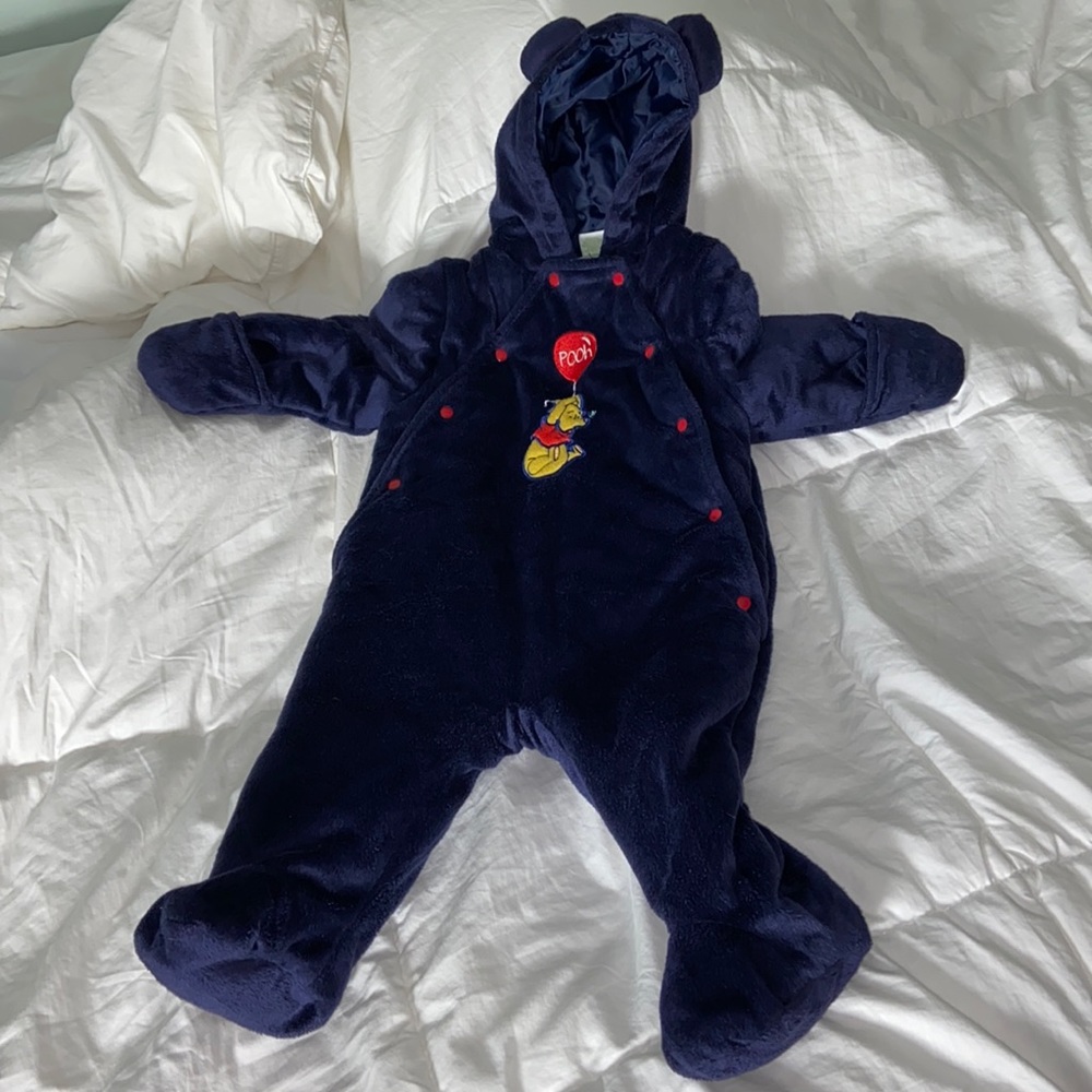 Pooh bunting with mitts